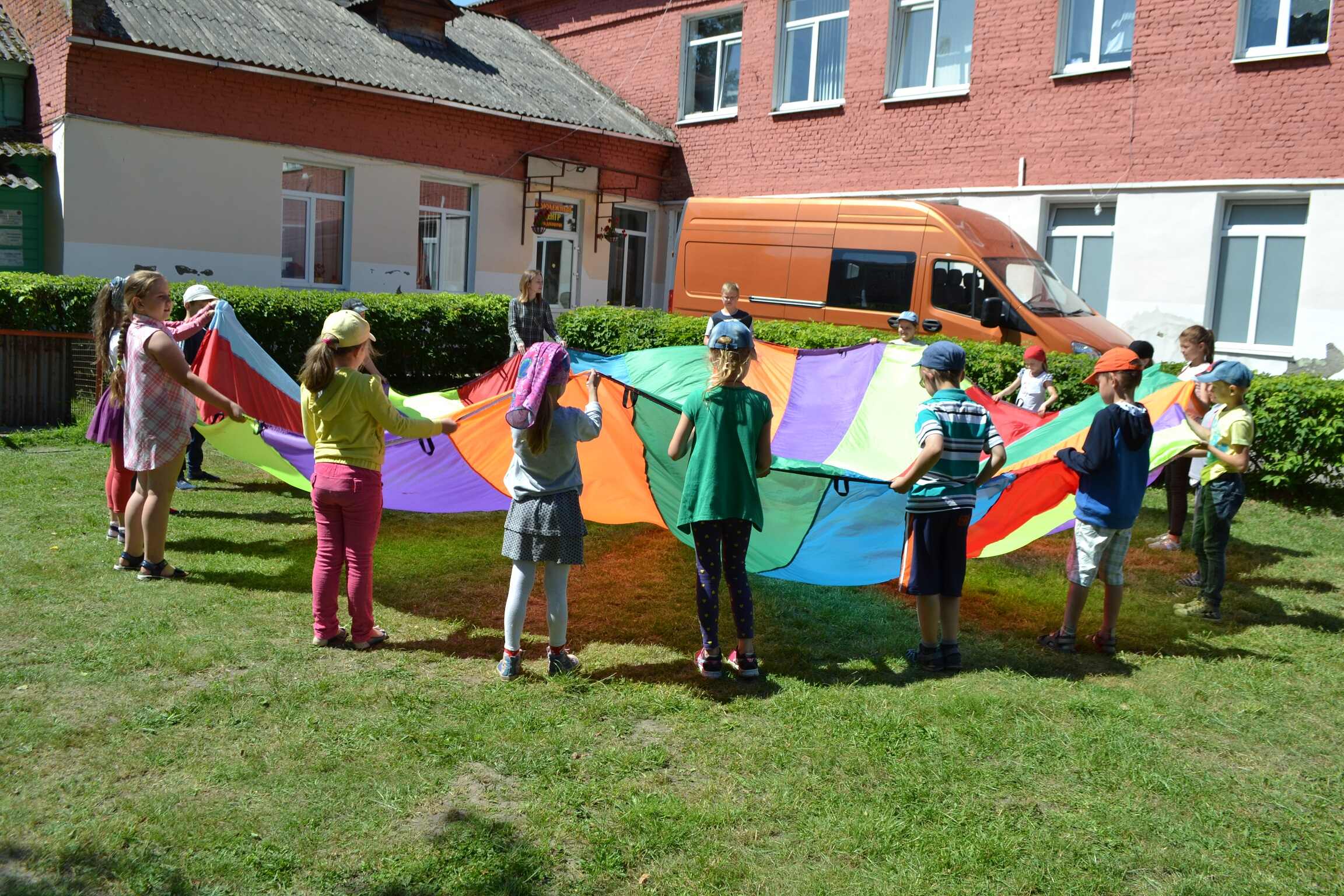 Позитивный досуг для детей пришкольных лагерей города Новозыбкова post thumbnail image
