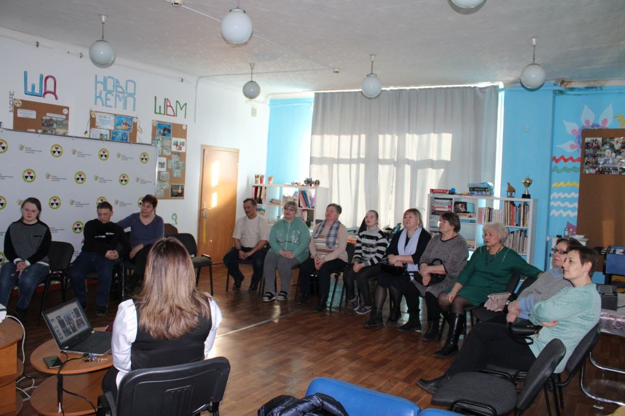 Открытие инклюзивных мастерских обсудили специалисты Социально-реабилитационного центра «Радимичи», родители и молодые люди с ОВЗ